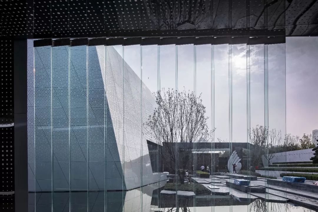 景框 by苏圣亮，1xBet官网建筑设计
